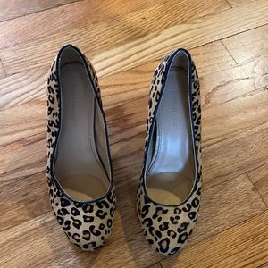 Banana republic leopard print wedge. Has faux fur texture, like new. Size 8.